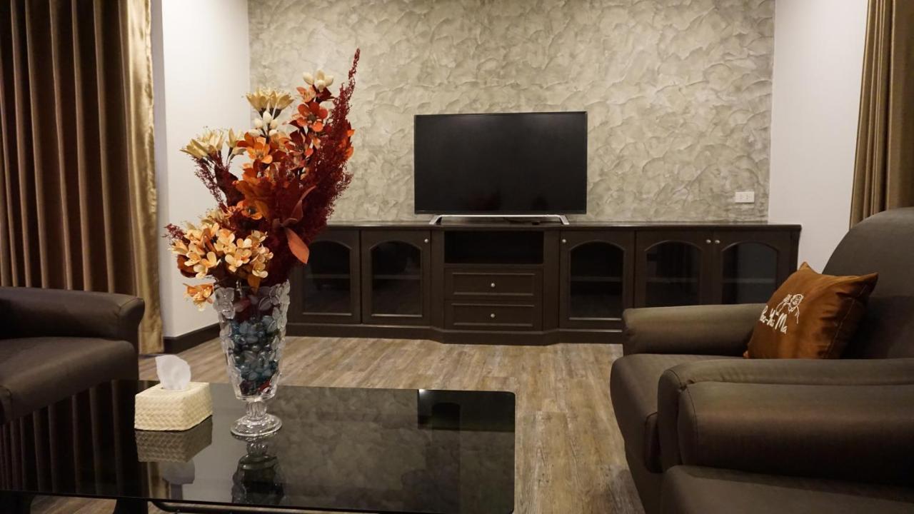 Boutique Poo-Yai Lee Hotel Банкок Екстериор снимка